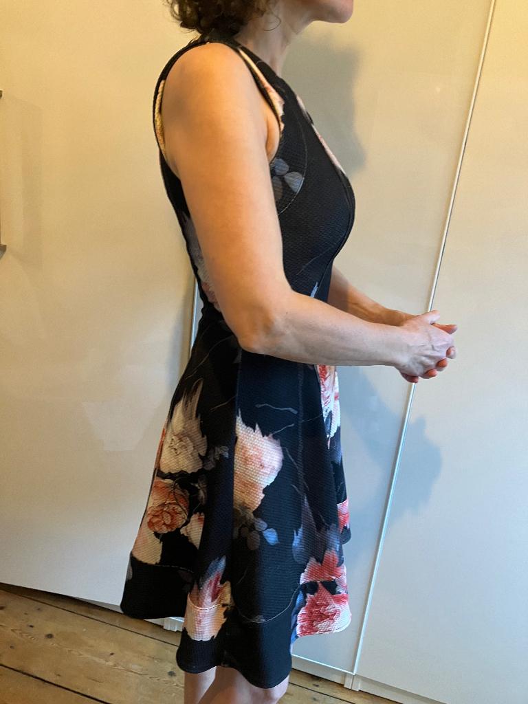 Zomer jurk met bloemen maat S, Maat 38/40 (M), Rinascimento, Ophalen of Verzenden, Gedragen