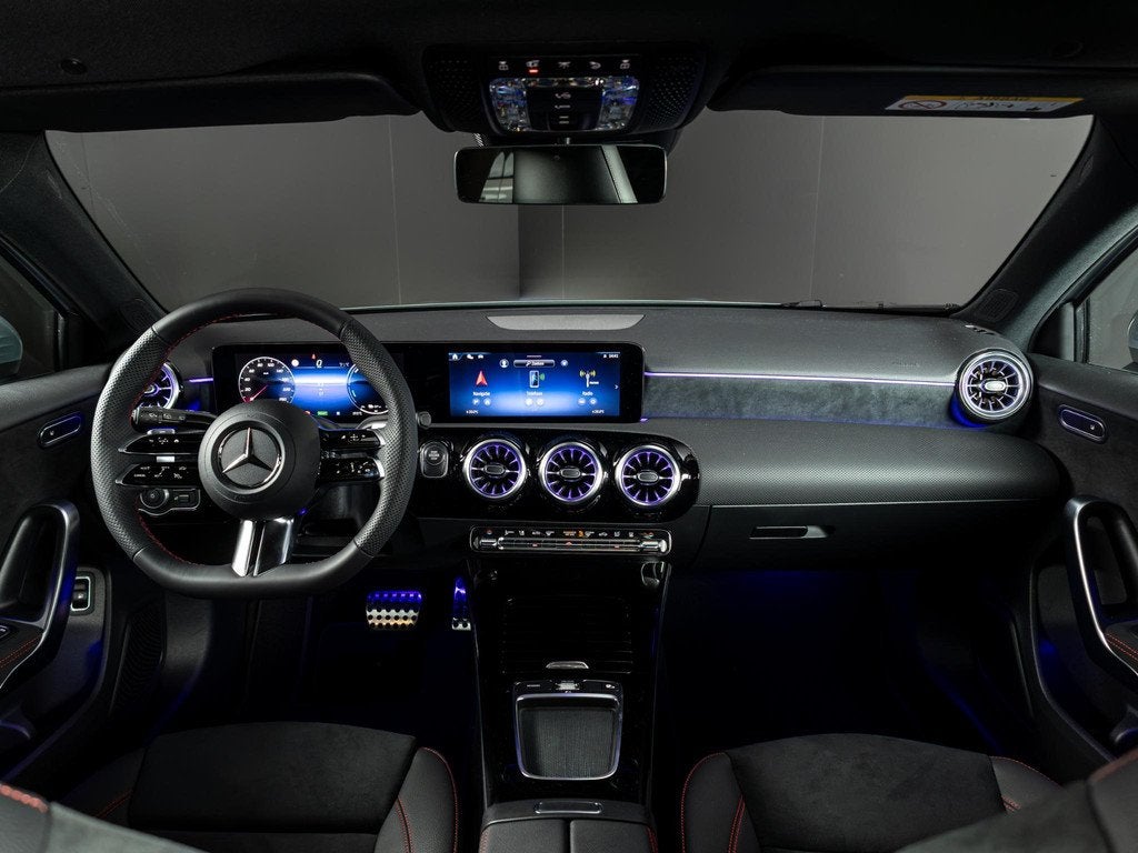 Mercedes-Benz A-Klasse Hatchback 250 e Business Solution AMG, Auto's, Mercedes-Benz, Gebruikt, 4 cilinders, Bedrijf, 42 km/l