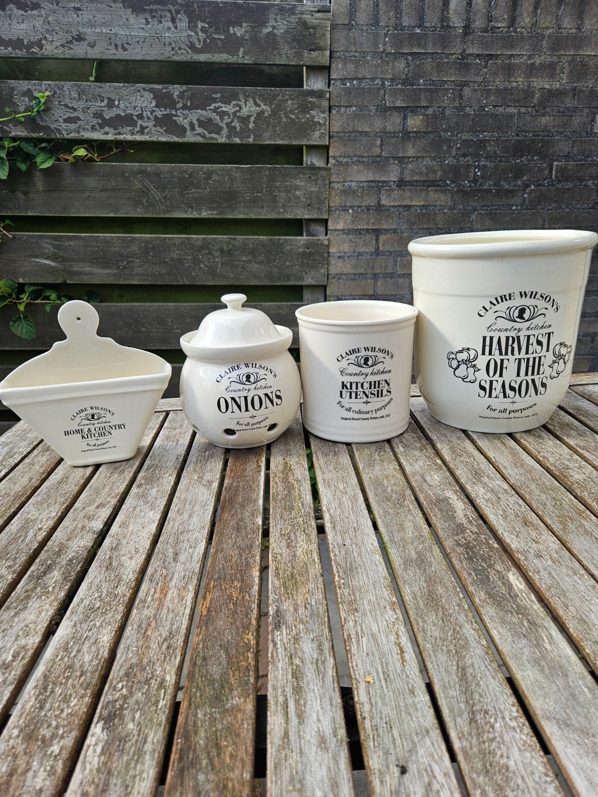 Claire Wilson's Country Kitchen set - goede staat, Ophalen, Steen/keramiek, Wit, Overige merken