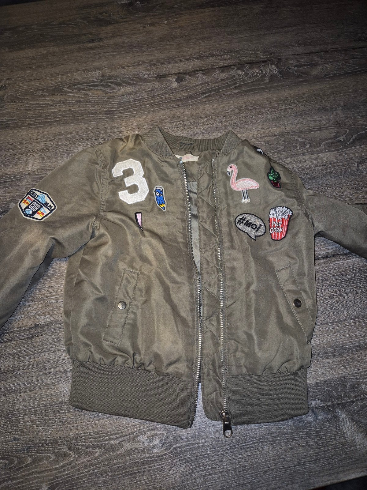 Stoere bomberjack maat 146 met patches, Kinderen en Baby's, Ophalen of Verzenden, Meisje