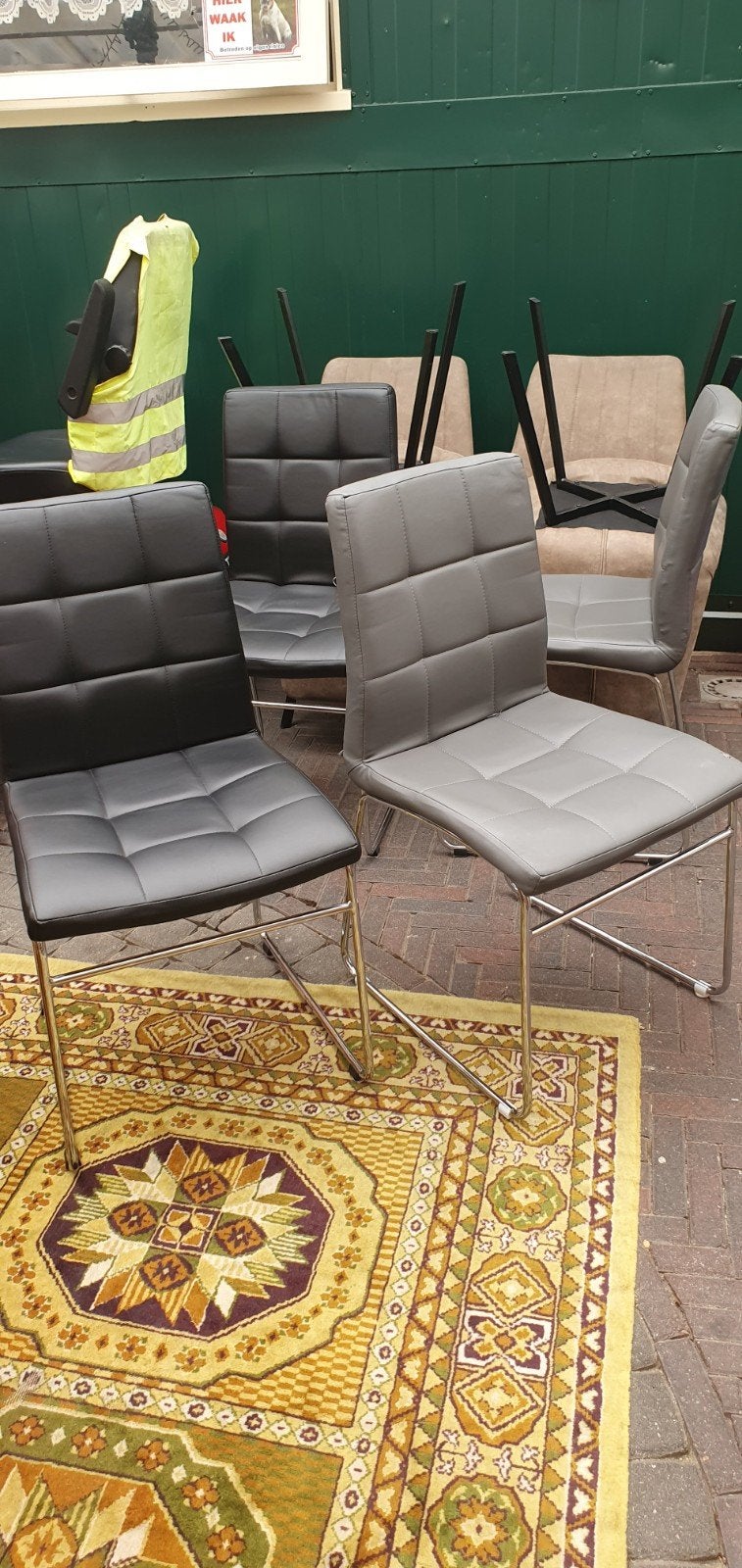 Eetkamerstoelen, Ophalen
