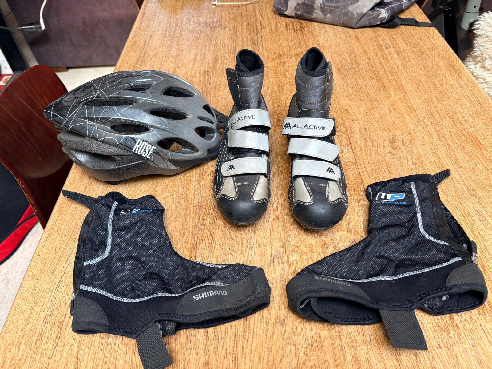 ATB schoenen maat 41 met helm en overschoenen, Fietsen en Brommers, Fietsaccessoires | Fietskleding, Gebruikt, Heren, Schoenen