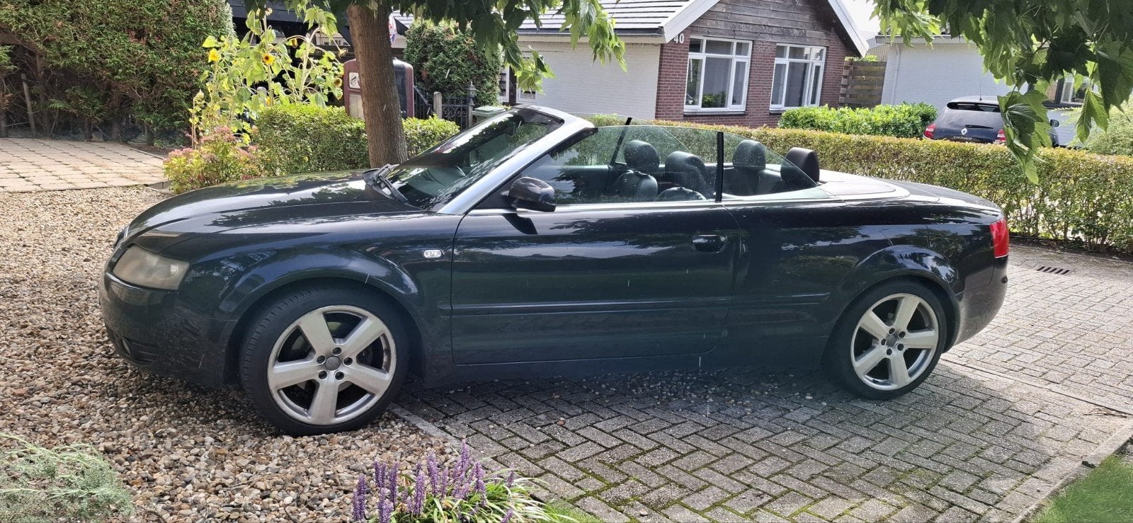 Audi A4 2.5 TDI V6 120KW Cabrio AUT 2005 Zwart, Auto's, Zwart, Cabriolet, 4 stoelen, A4