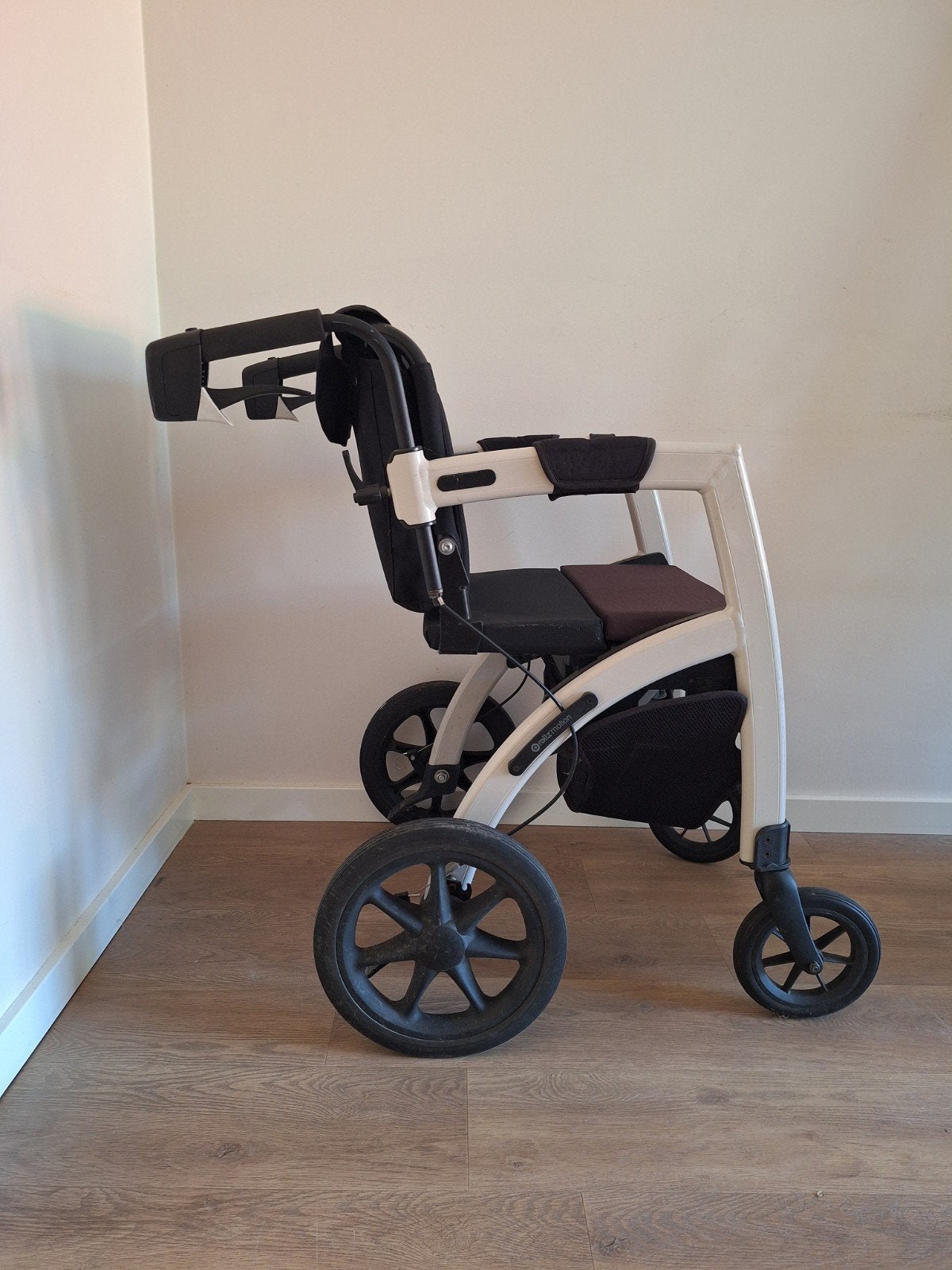 rolz motion rolstoel rollator, Ophalen, Zo goed als nieuw, Duwrolstoel