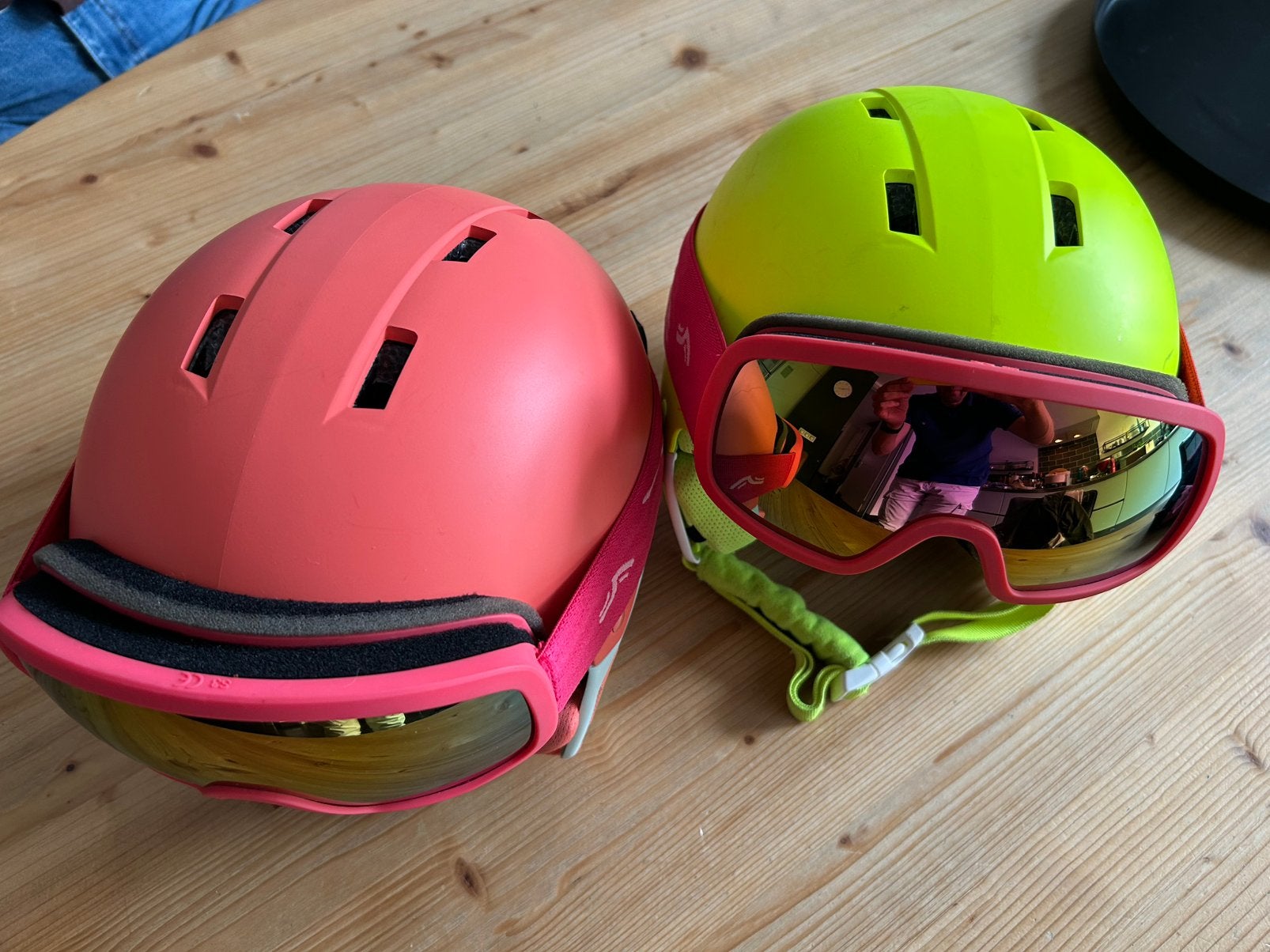 Skihelm (mt 48-52) inclusief skibril, Zo goed als nieuw, Kleding, Skiën, Minder dan 100 cm