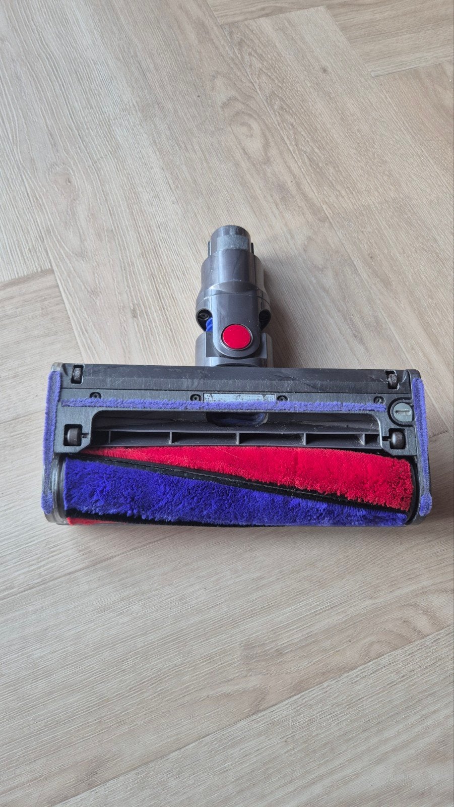 Foto 11 van Dyson V8 Absolute steelstofzuiger met accessoires