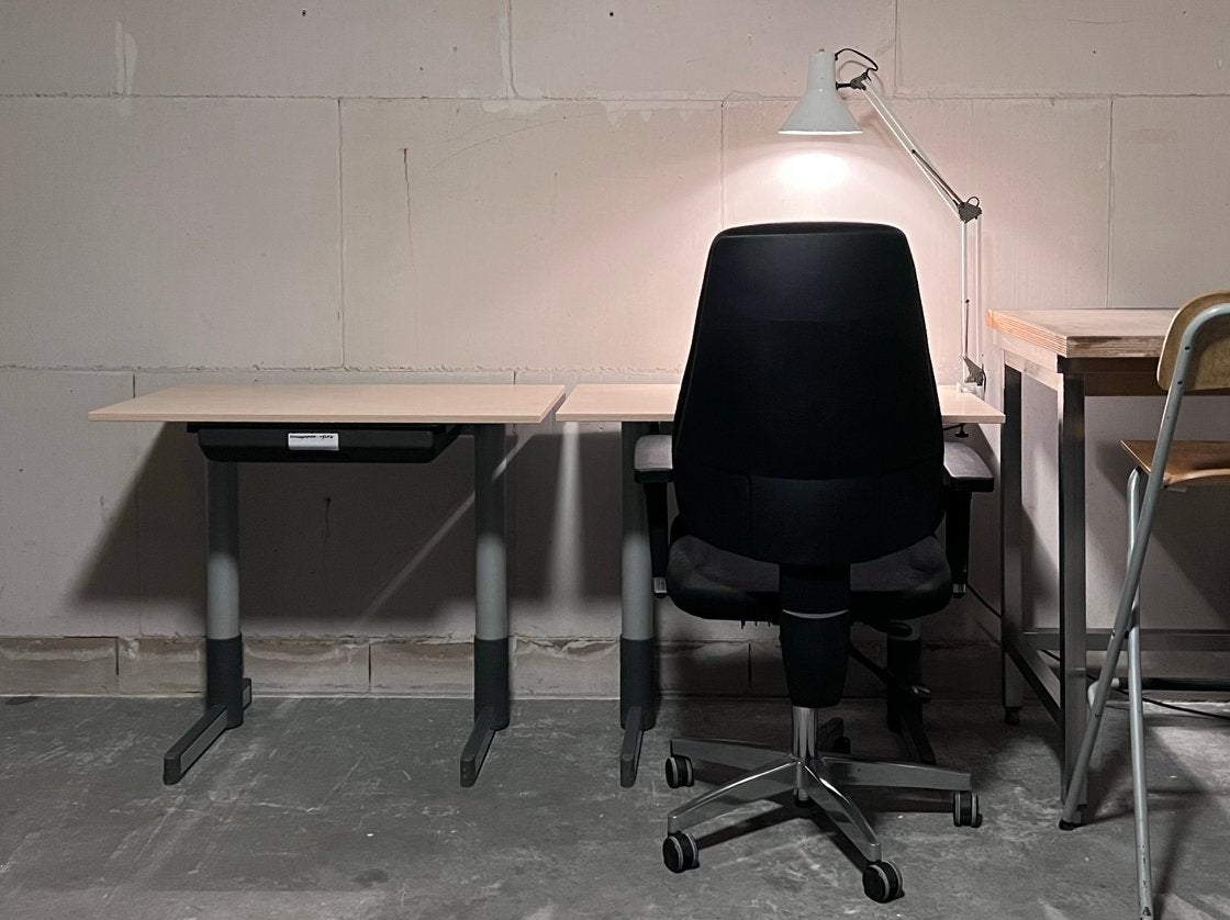 2x Gispen schoolbureautjes.-, Huis en Inrichting, Ophalen, Zo goed als nieuw, Gispen, Schoolbureau