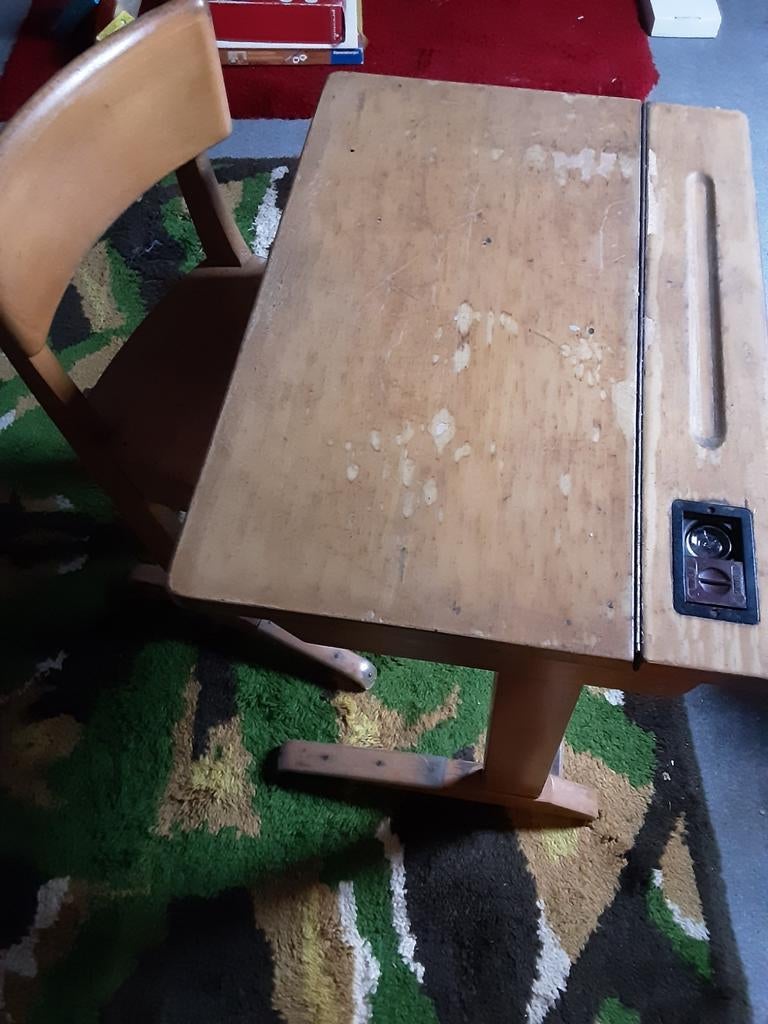 Vintage schoolbankje met stoel en inktpot, Ophalen