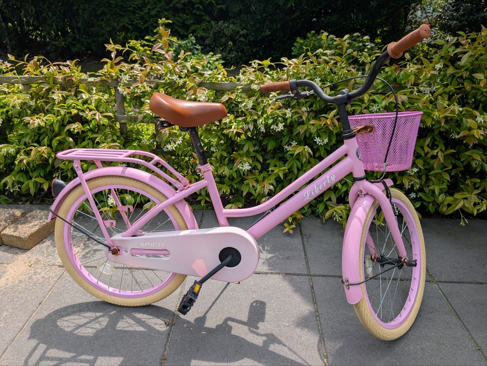 Roze kinderfiets Liberty Spirit 20 inch met mandje, Fietsen en Brommers, Ophalen, Gebruikt, 20 inch of meer