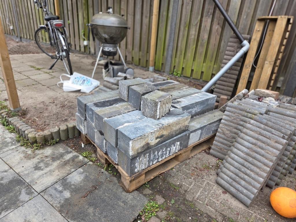beton balken - twee zijdes met lijmresten - 2 zijdes schoon, Tuin en Terras, Bielzen en Borders, Ophalen, Blok, Zo goed als nieuw