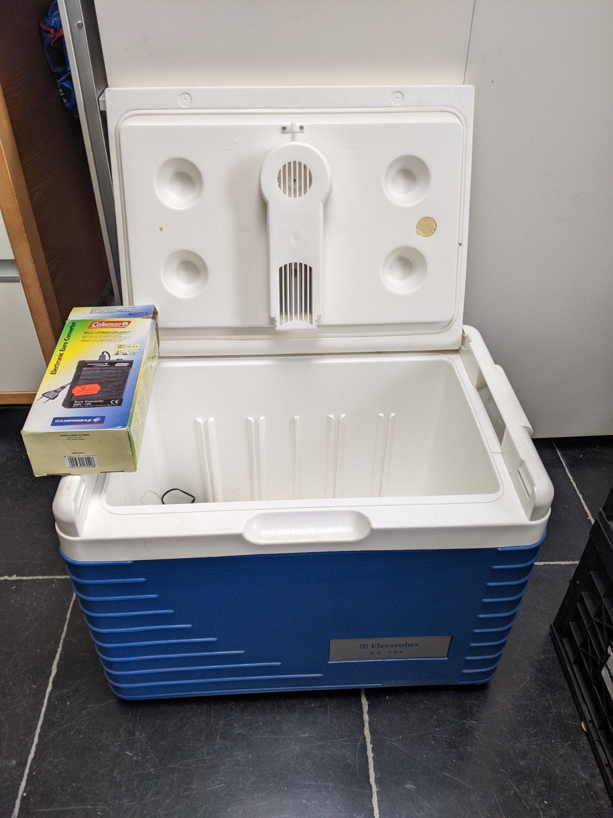 Electrolux RC450 Koelbox met Coleman 12V Converter, Caravans en Kamperen, Ophalen, Gebruikt, Koelbox, Elektrisch