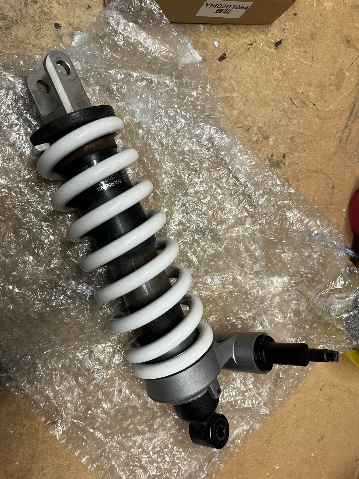OEM showa schokdemper triumph tiger 800 xrx xr xc xcx, Ophalen of Verzenden, Gebruikt