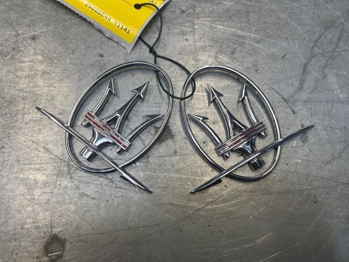 Embleem van een Maserati Granturismo, Maserati, Gebruikt, -, -