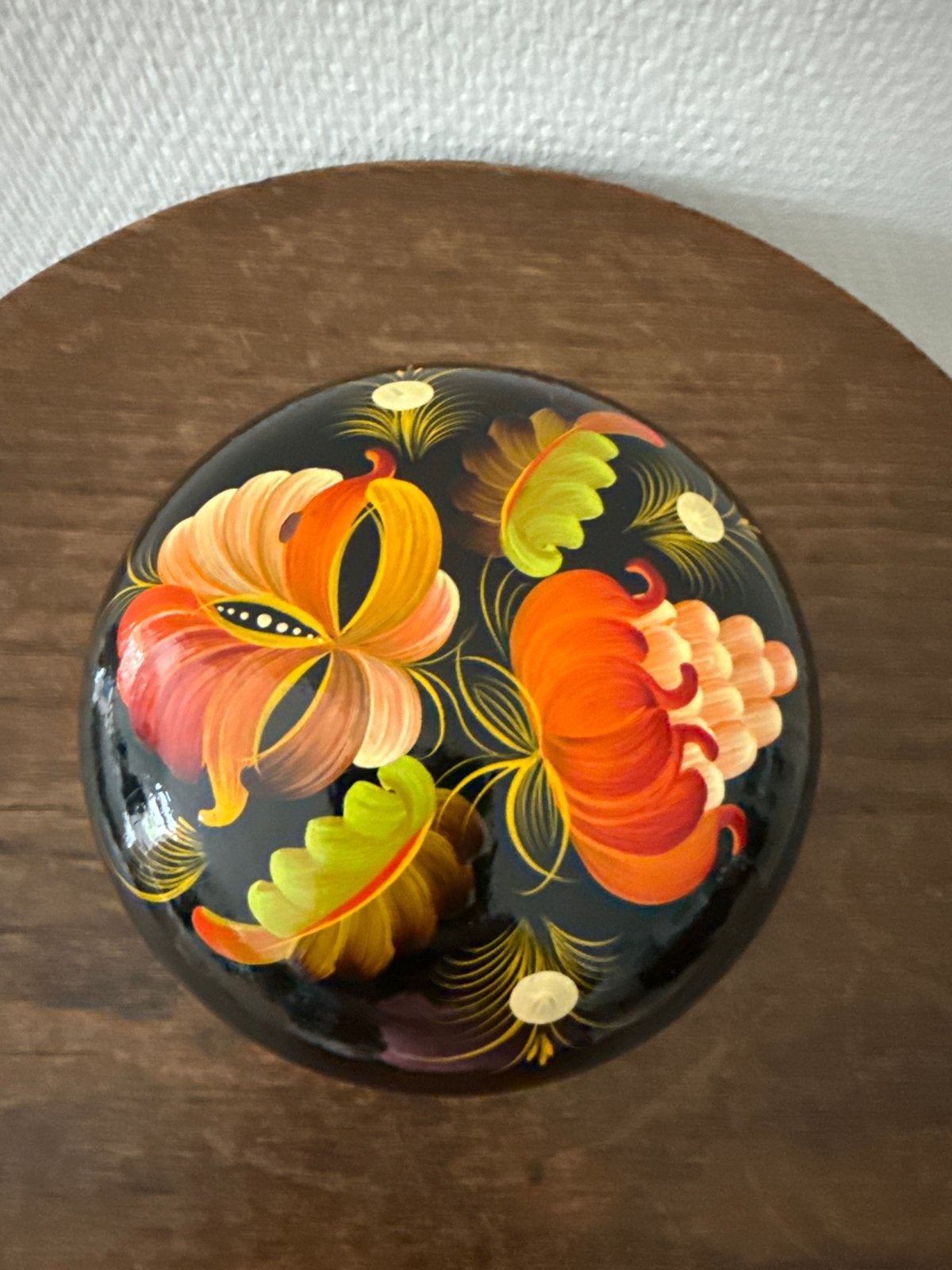 Vintage Russisch gelakt doosje met bloemmotief, Antiek en Kunst, Ophalen