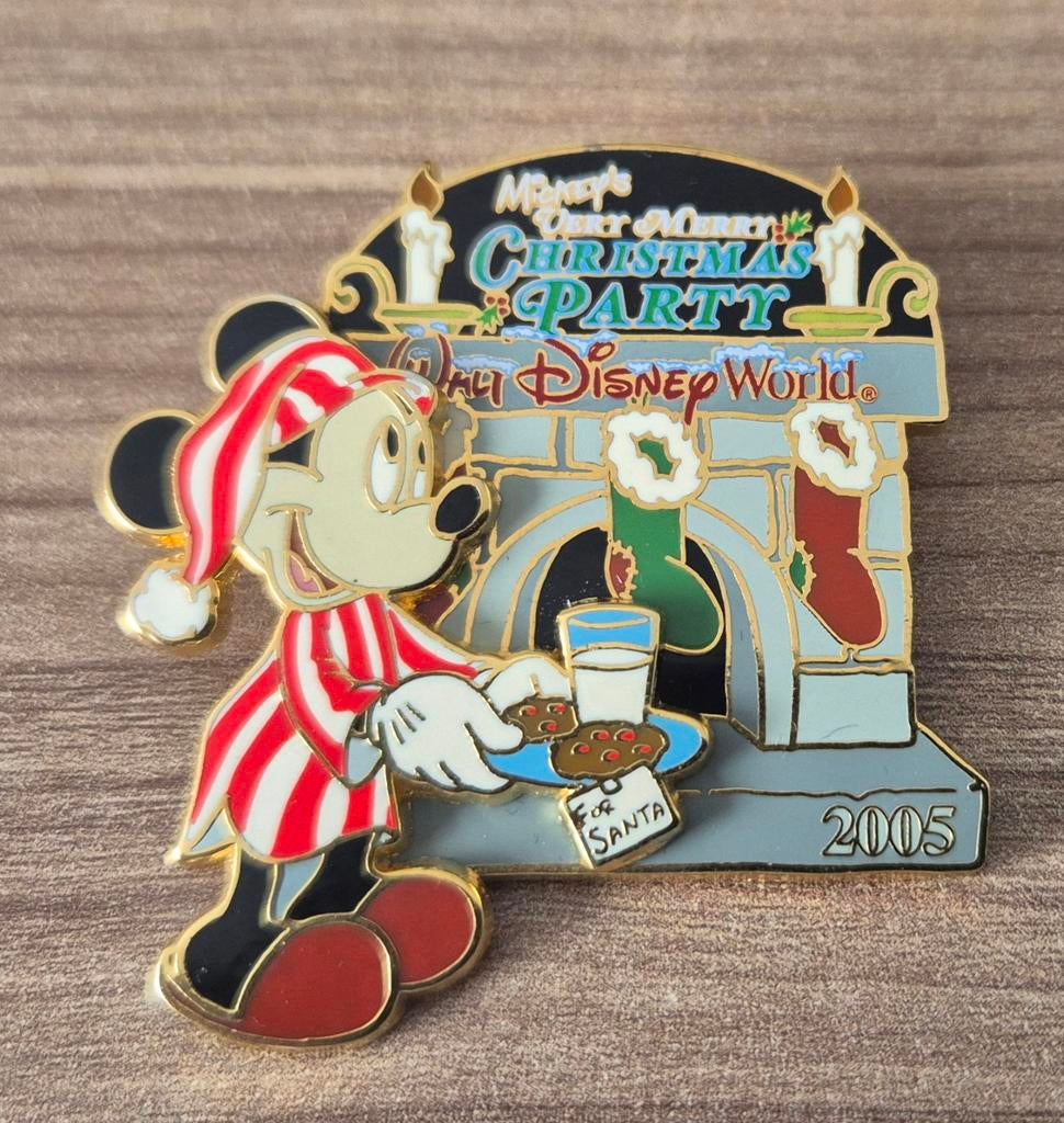 Disney kerst pin - Mickey Limited Edition, Verzamelen, Ophalen of Verzenden, Mickey Mouse, Nieuw, Overige typen