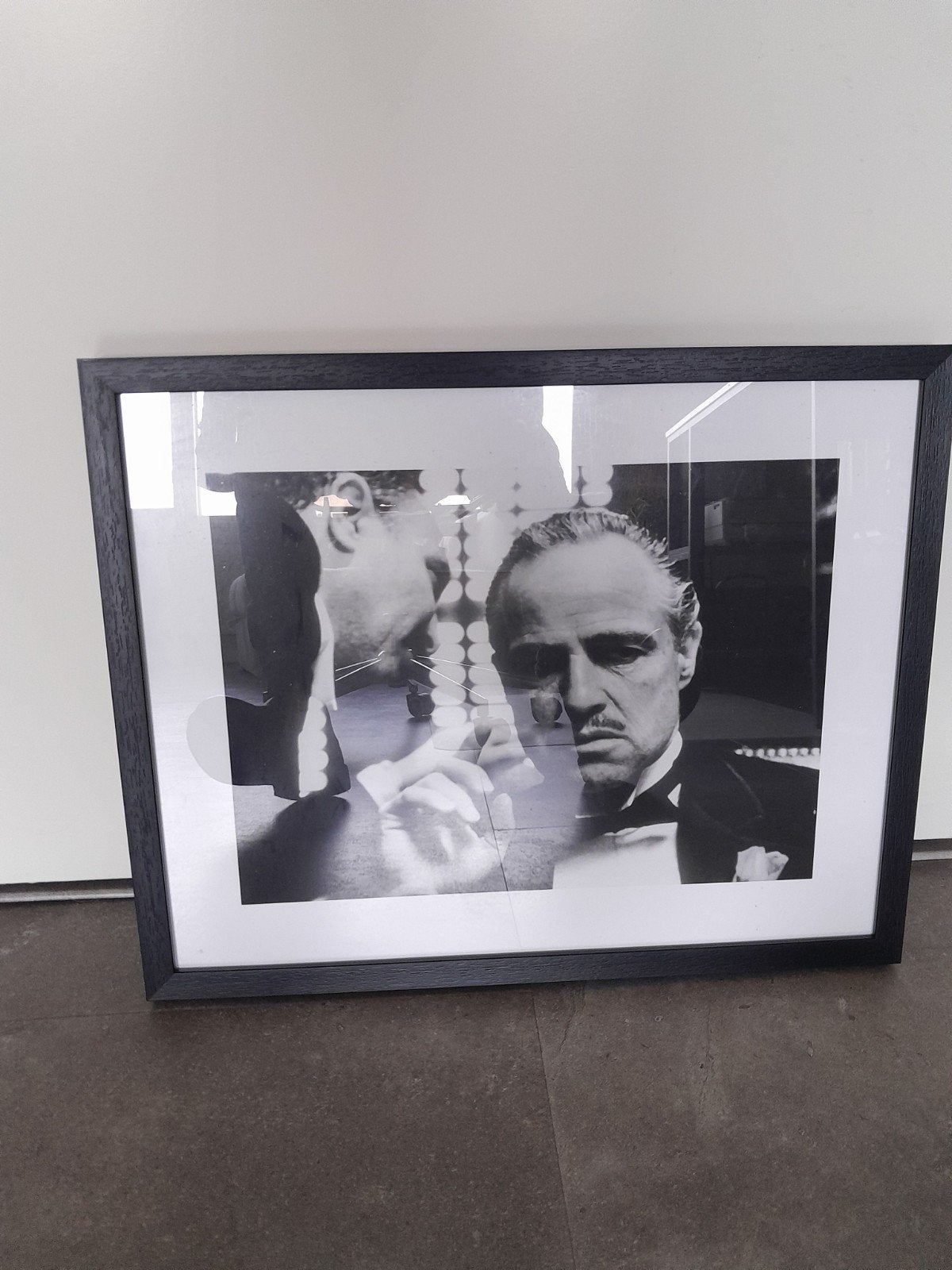 Marlon Brando poster in zwarte lijst, Ophalen, Zo goed als nieuw, Foto of Poster, 5 – 50