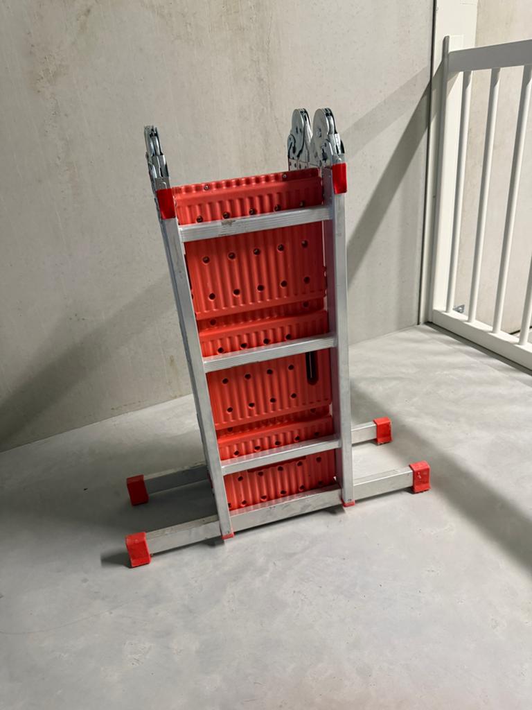 Vouwladder Altrex varitrex plus, Ophalen, Zo goed als nieuw, 2 tot 4 meter