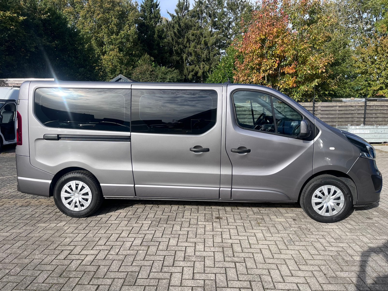 Opel Vivaro 1.6 Cdti combi 9 pers L2H1 euro 6 ac/cc/dab/tel, Auto's, Voorwielaandrijving, Stof, Vivaro, 2000 kg