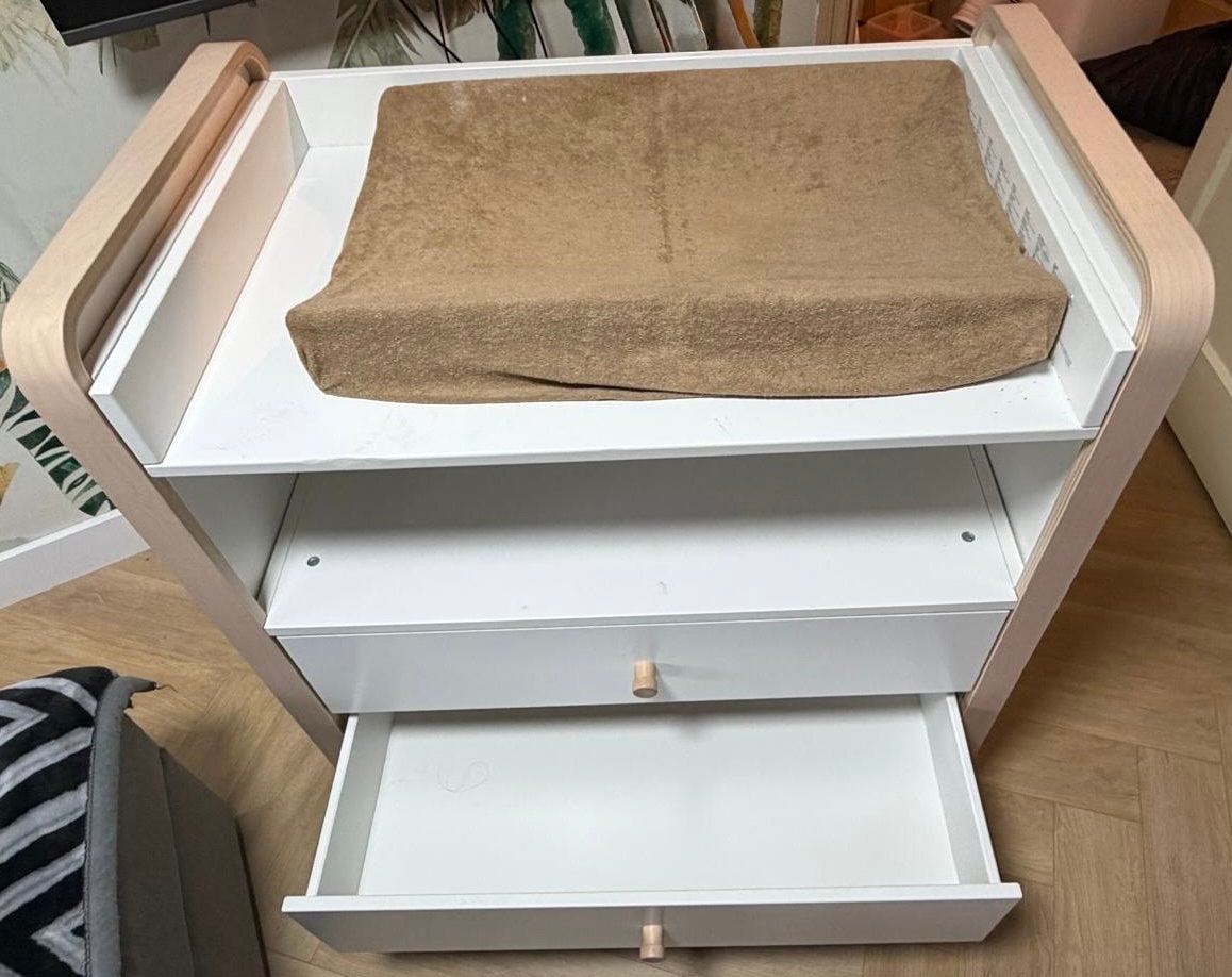 Commode met lades en ongebruikt matras + hoeslaken, Kinderen en Baby's, Ophalen, 50 tot 70 cm, Zo goed als nieuw, 75 tot 100 cm