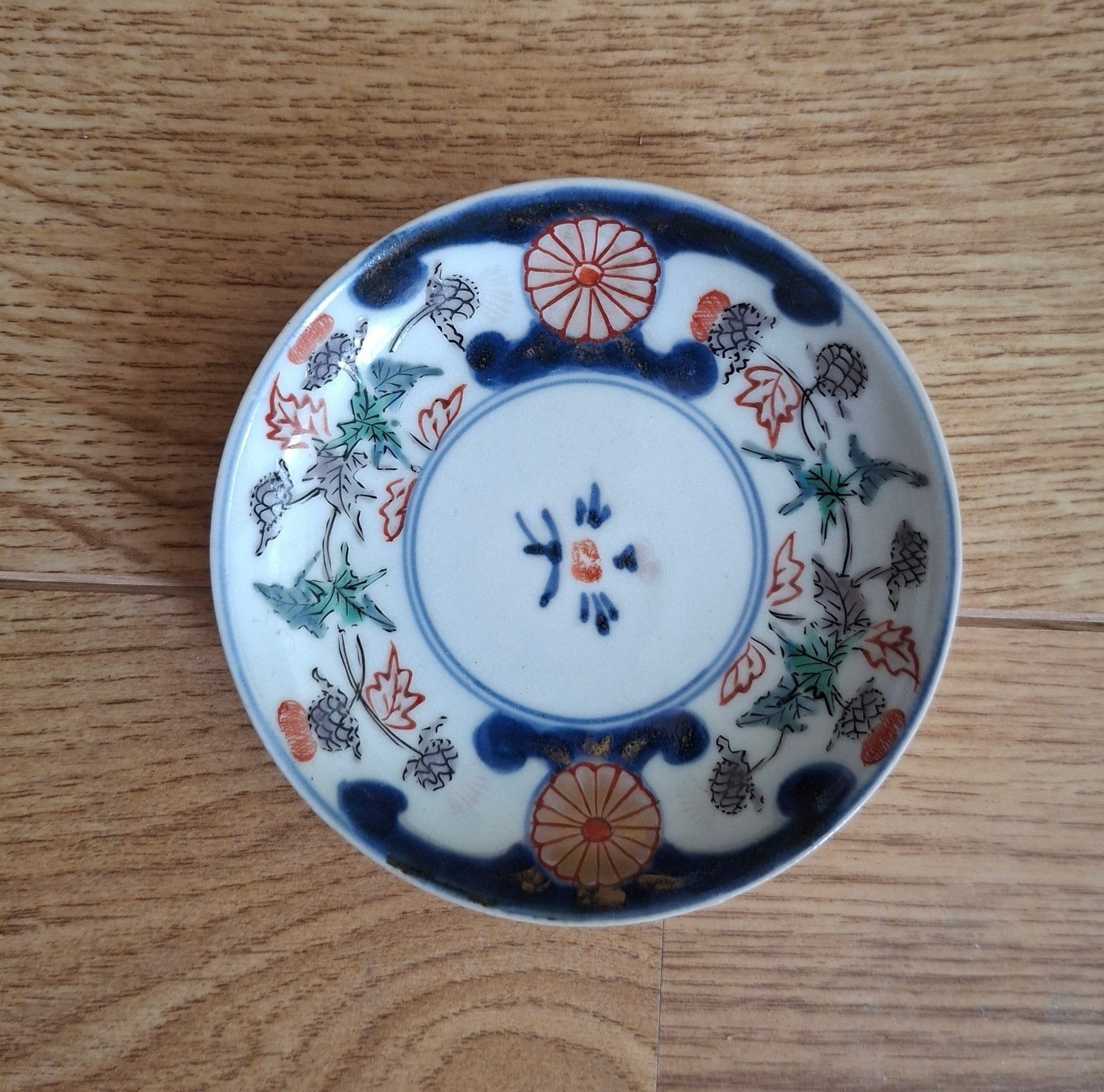 Antiek Japans Imari schoteltje, diameter ca. 10 cm diameter, Antiek en Kunst, Ophalen of Verzenden
