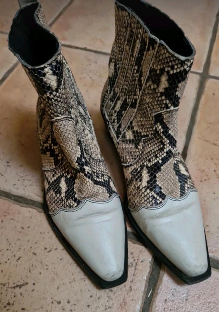 Toral enkellaars cowboylaarzen slangenprint maat 37 leer, Kleding | Dames, Schoenen, Ophalen of Verzenden