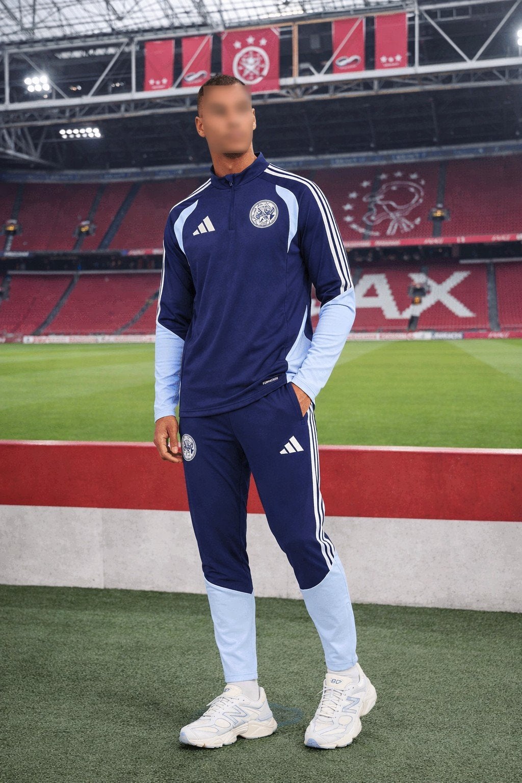 Ajax trainingspak seizoen 26-27, Maat XS of kleiner, Ophalen, Nieuw, Trainingspak