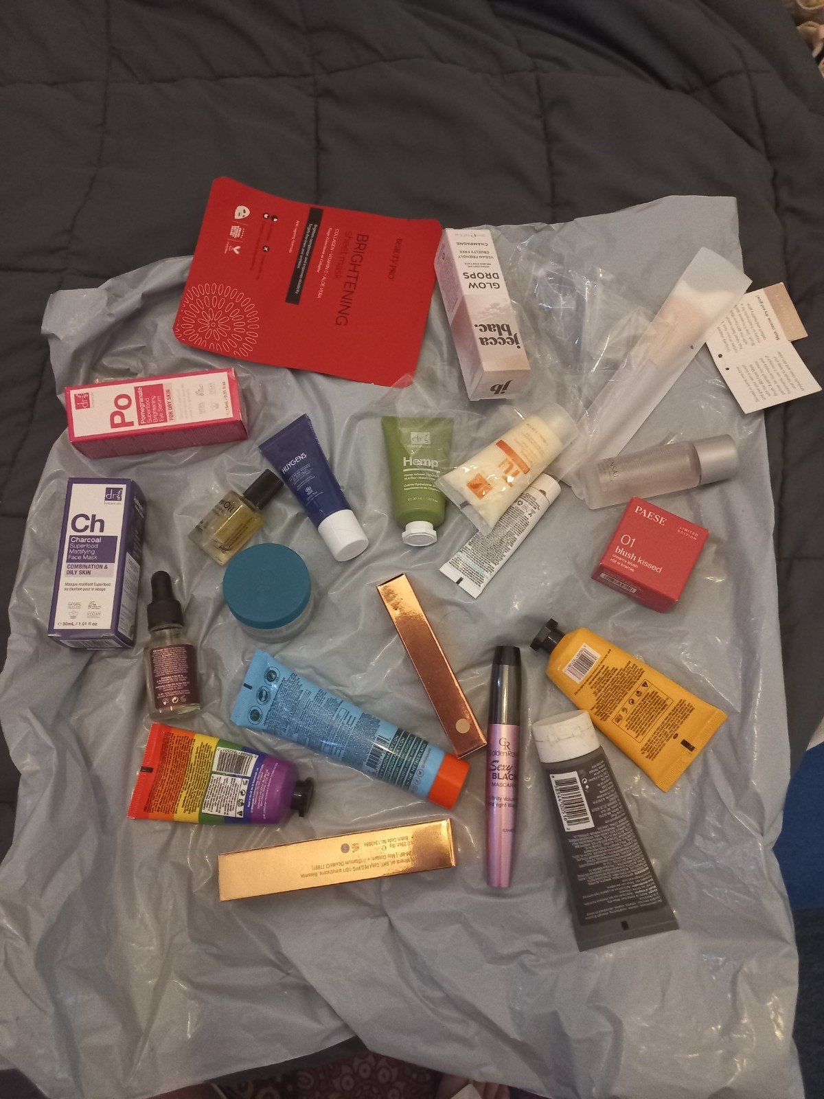 Leuke Goodiebox met diverse make-up en verzorgingsproducten, Ophalen of Verzenden
