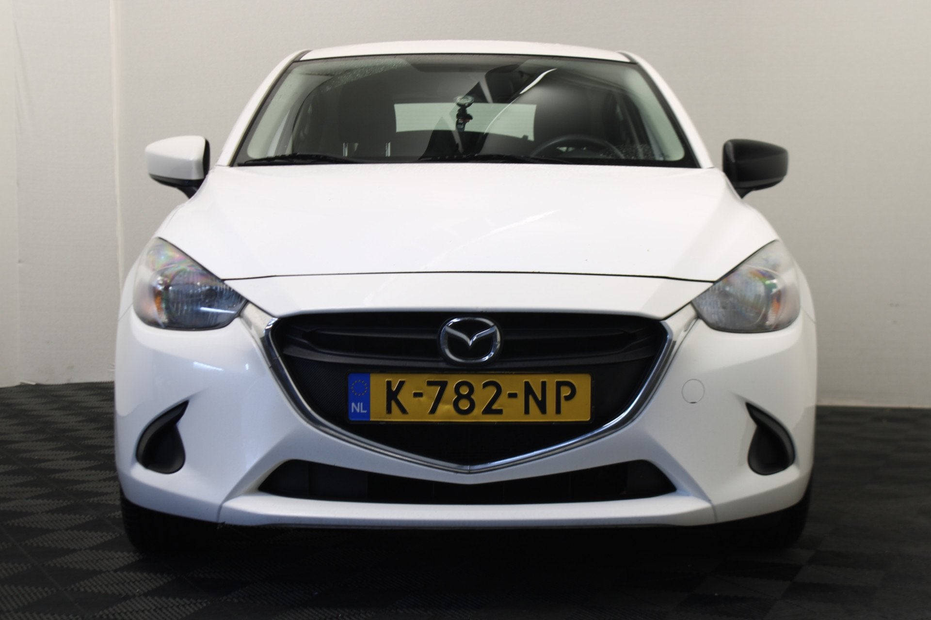 Mazda 2 1.5 Skyactiv-G S (bj 2015), Stof, 4 cilinders, Wit, Bedrijf