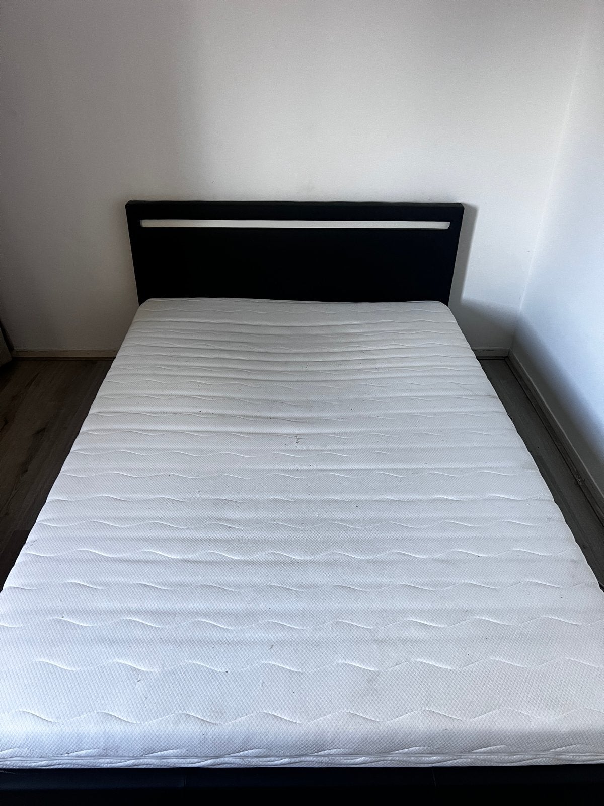 Twijfelaar bed met goed matras, Ophalen, Gebruikt, Zwart, Twijfelaar
