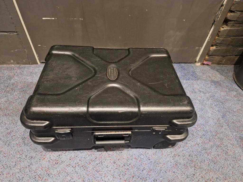 Zwarte hardcase koffer met wieltjes (look a like peli), Muziek en Instrumenten, Behuizingen en Koffers, Ophalen of Verzenden, Gebruikt
