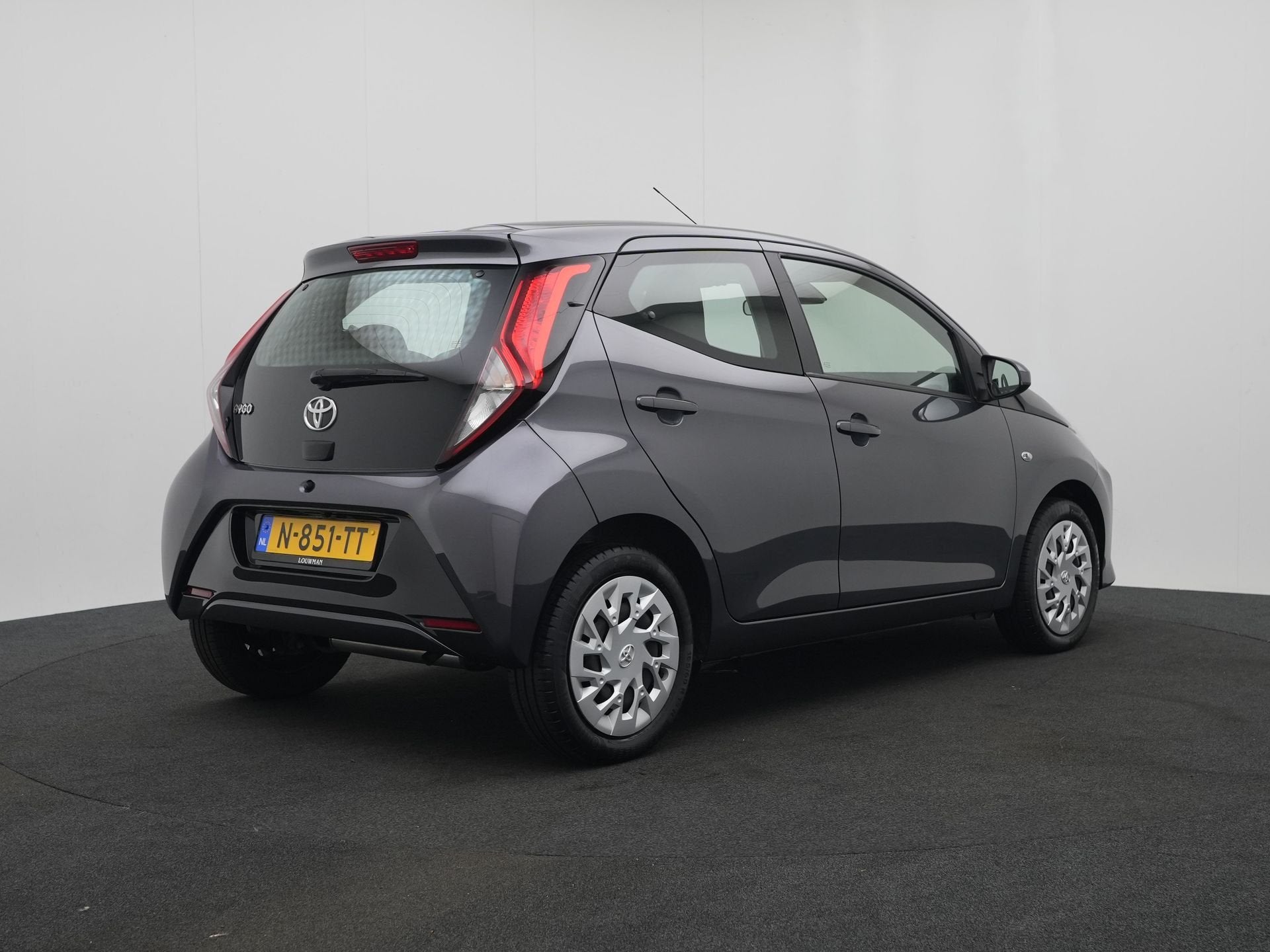Toyota Aygo 1.0 VVT-i x-play | NL Auto | Dealer Onderhouden, Auto's, Toyota, Voorwielaandrijving, 12 maanden, Stof, Gebruikt