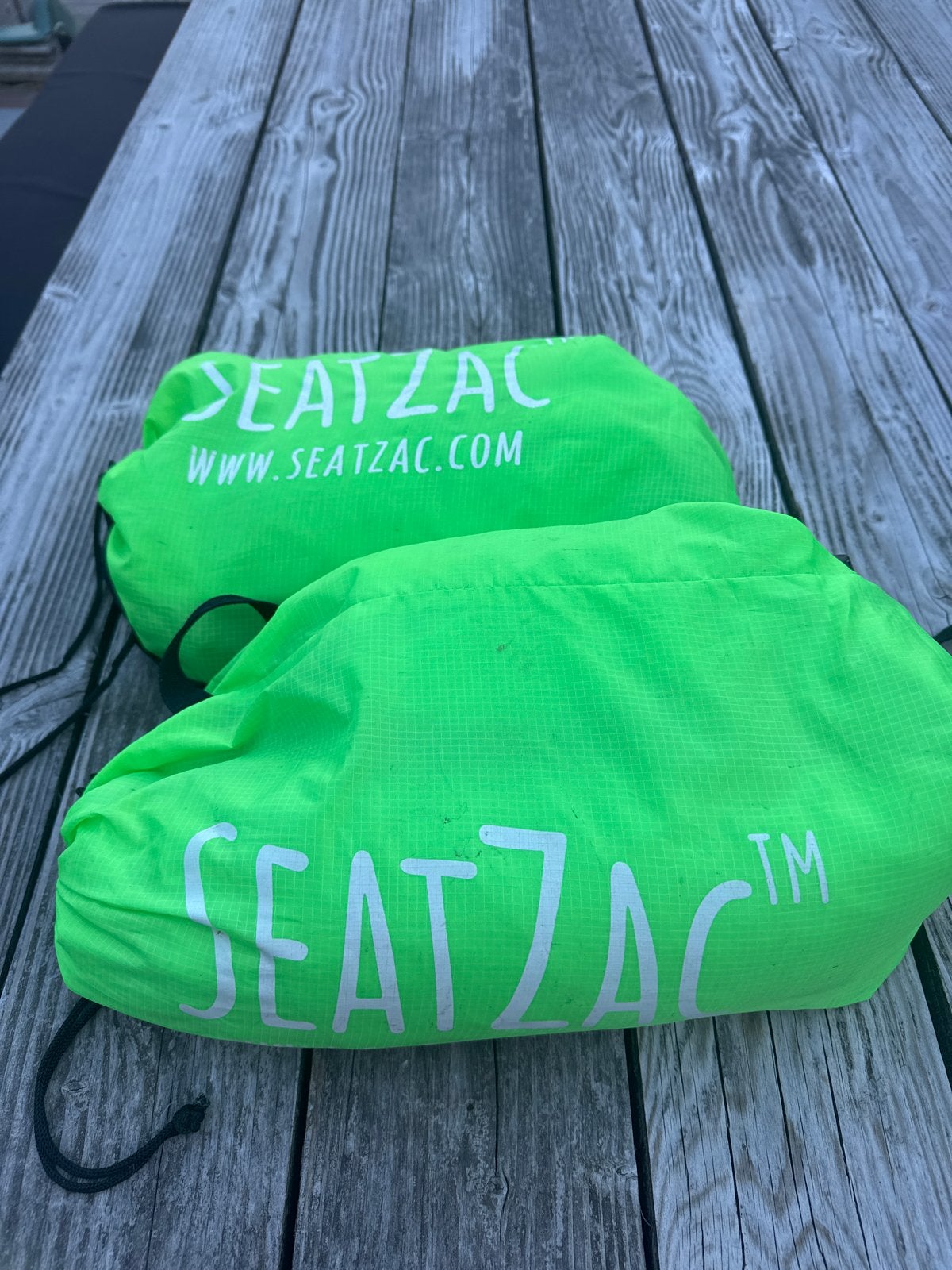 2x SeatZac opblaasbare zitzakken - Groen, Huis en Inrichting, Zitzakken, Ophalen of Verzenden, Zo goed als nieuw