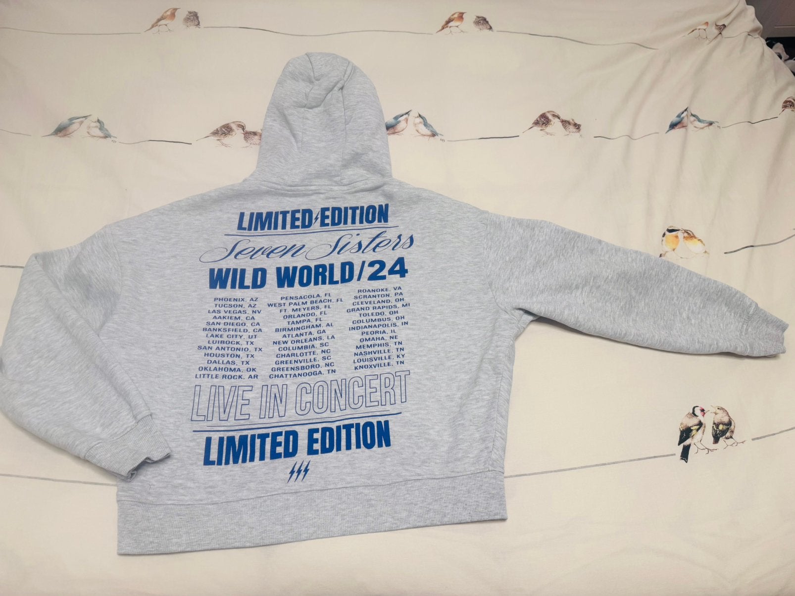 Seven Sisters grijze hoodie trui met blauwe opdruk maat M, Verzenden, Zo goed als nieuw, Maat 38/40 (M), Grijs