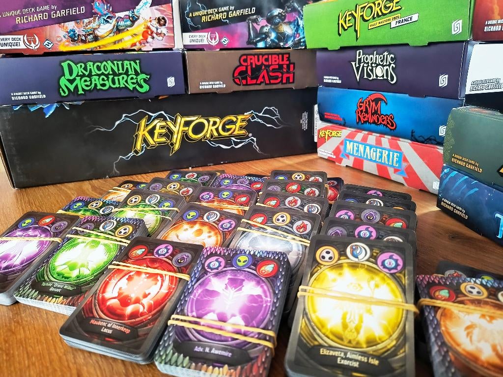 Keyforge Decks: 1000+ decks voor een top prijsje!, Een of twee spelers, Ophalen of Verzenden, Zo goed als nieuw, Ghost Galaxy