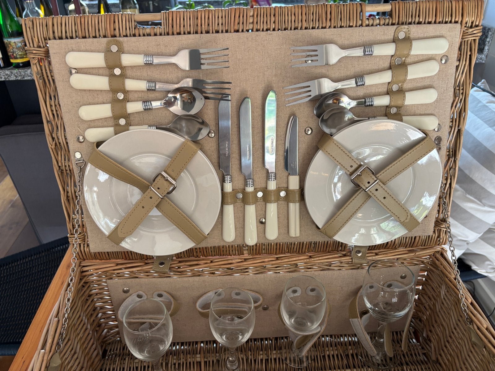 Luxe picknickmand met complete set voor 4 personen, Ophalen of Verzenden, Zo goed als nieuw