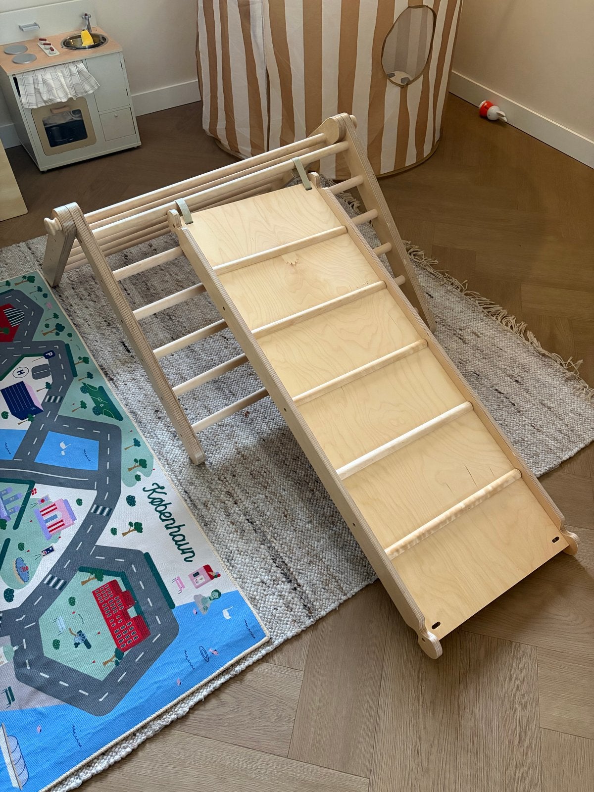 Ette Tete Montessori Klimrek met Glijbaan, Ophalen, Zo goed als nieuw, Glijbaan