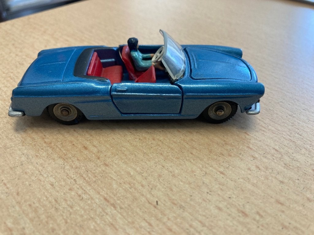 miniatuur auto Peugeot 404 cabriolet en 404 sedan, Ophalen of Verzenden, Gebruikt, Auto, Overige merken