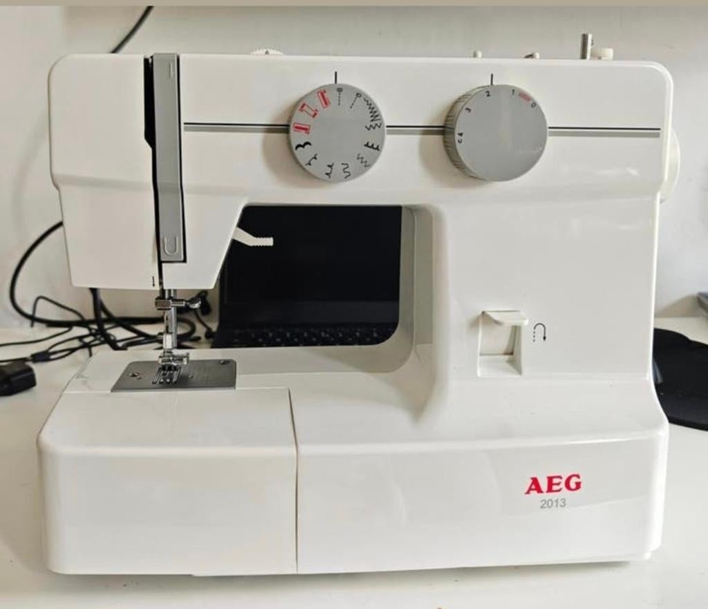 AEG 2013 Naaimachine - Wit, Ophalen of Verzenden, Zo goed als nieuw, Naaimachine, Overige merken