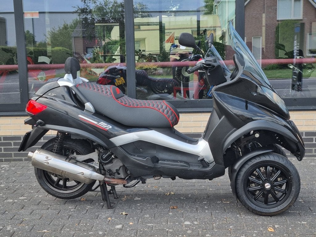 Piaggio MP 3 400cc (bj 2011), Bedrijf, 398 cc, Piaggio Vespa B.V., Info@piaggio.nl