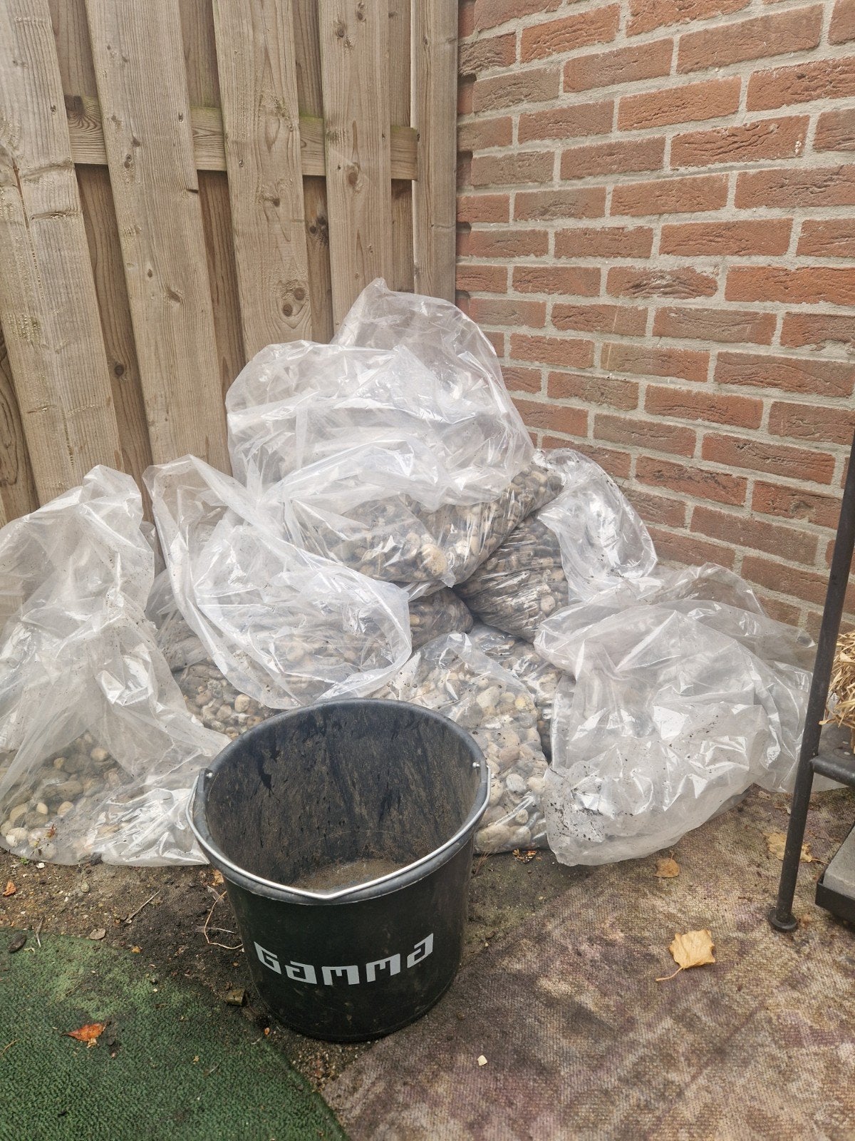 Gratis af te halen: kiezels voor het dak - Diverse zakken, Tuin en Terras, Grind, Keien en Split, Ophalen, Overige materialen