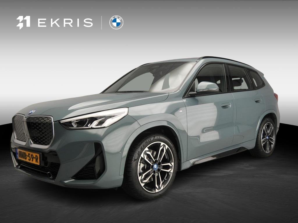 BMW iX1 xDrive30 | M-Sportpakket | LED | Leder | Navigatie |