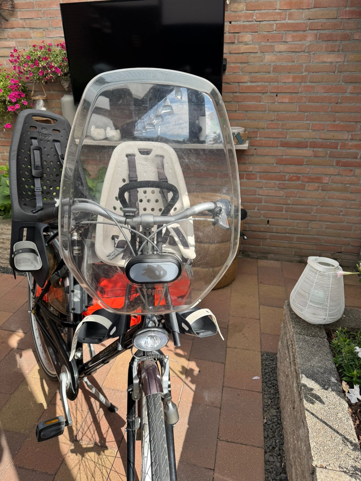 Thule Yepp voorzitje incl. Windscherm, Fietsen en Brommers, Fietsaccessoires | Fietsstoeltjes, Ophalen, Zo goed als nieuw, Voorzitje