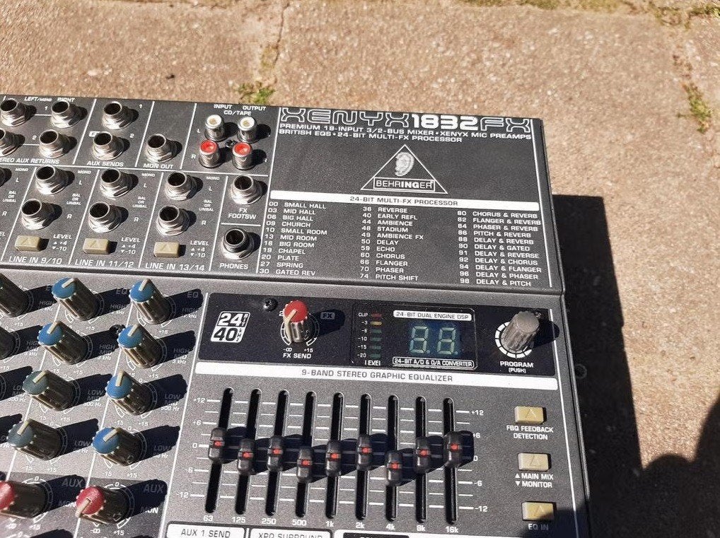 Behringer Xenyx 1832FX Mengpaneel AANBIEDING, Ophalen, Zo goed als nieuw, 20 kanalen of meer, Microfooningang