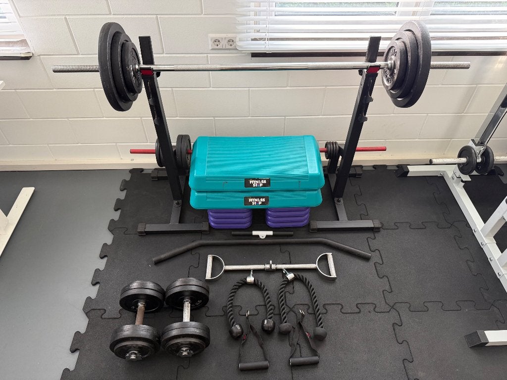 Halterset 144kg + Dumbbells + Squat Stands + Pulldown + Bank, Ophalen, Gebruikt, Benen, Overige typen