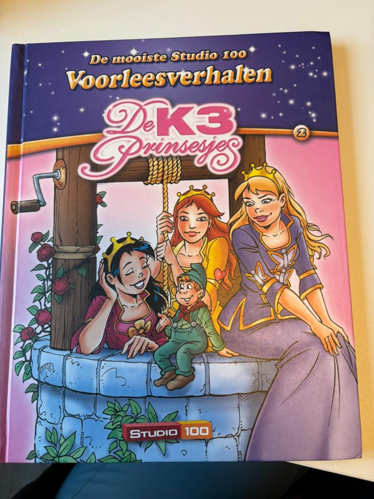 Studio 100 - K3 prinsesjes - 3 verhalen, Boeken, Ophalen of Verzenden, Zo goed als nieuw, Fictie algemeen