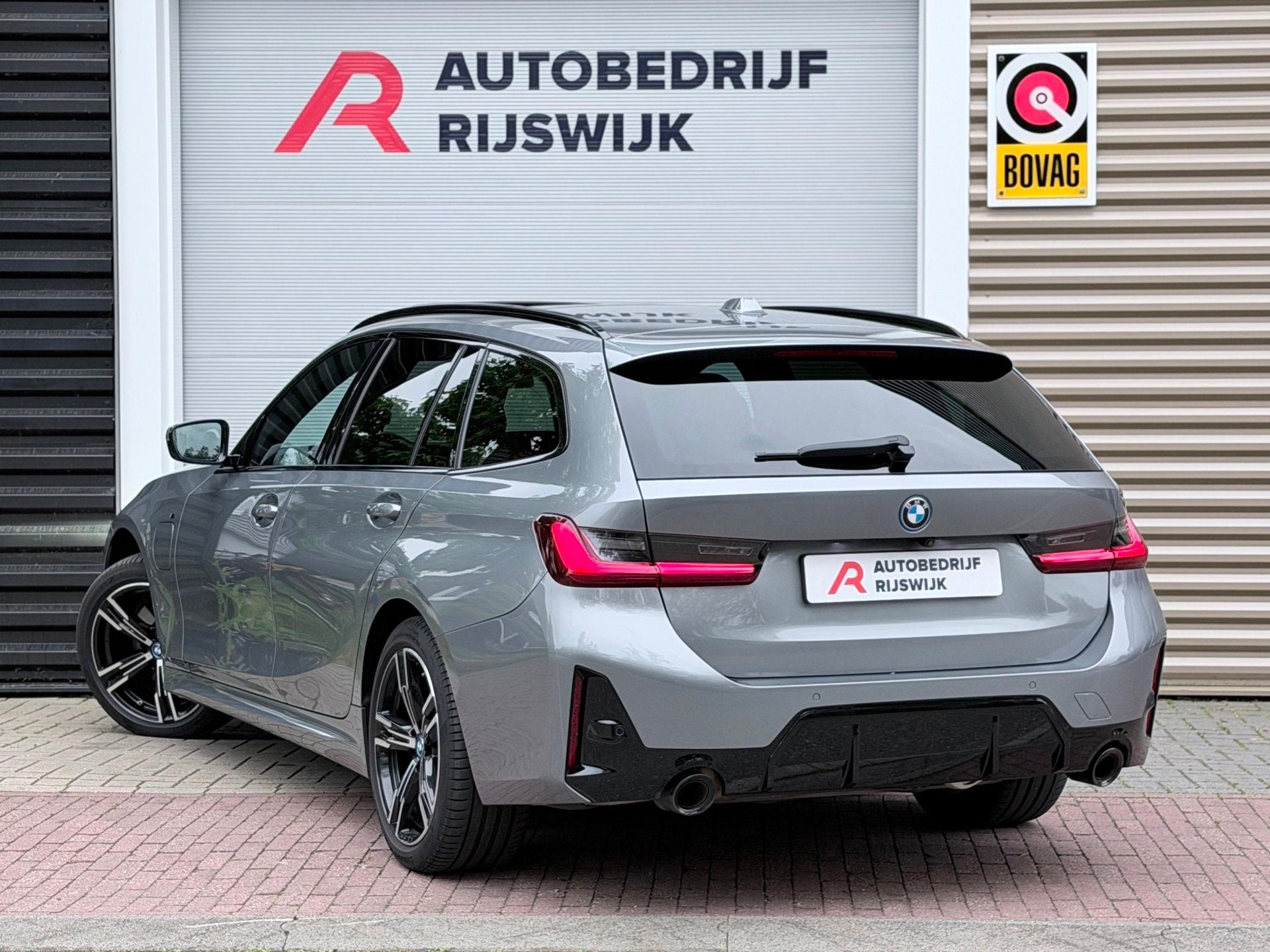 BMW 3-serie Touring 320e Pano/Camera/Trekhaak, Gebruikt, Euro 6, 4 cilinders, 163 pk