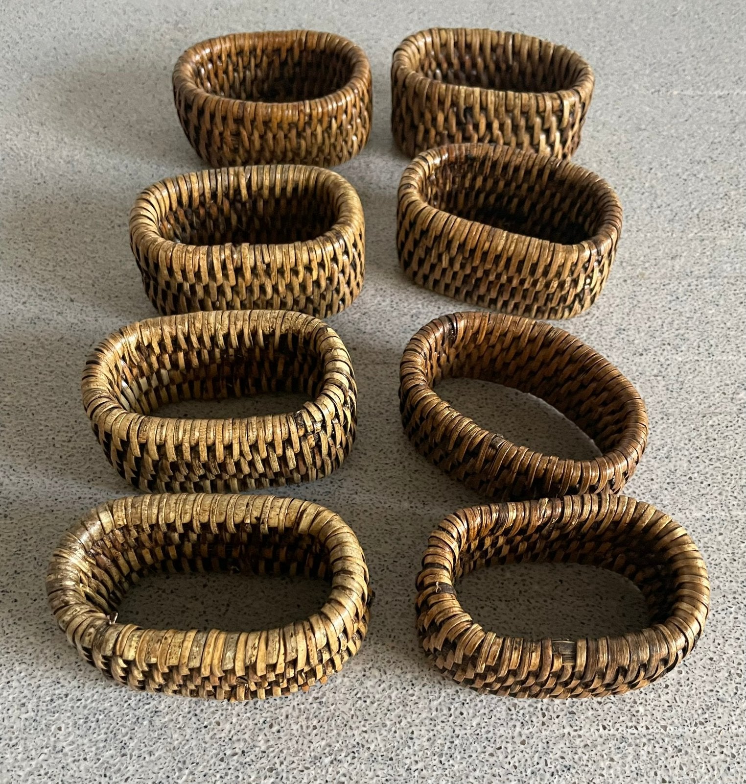 8 rotan servetringen rattan, Ophalen of Verzenden, Zo goed als nieuw, Glas, Overige stijlen