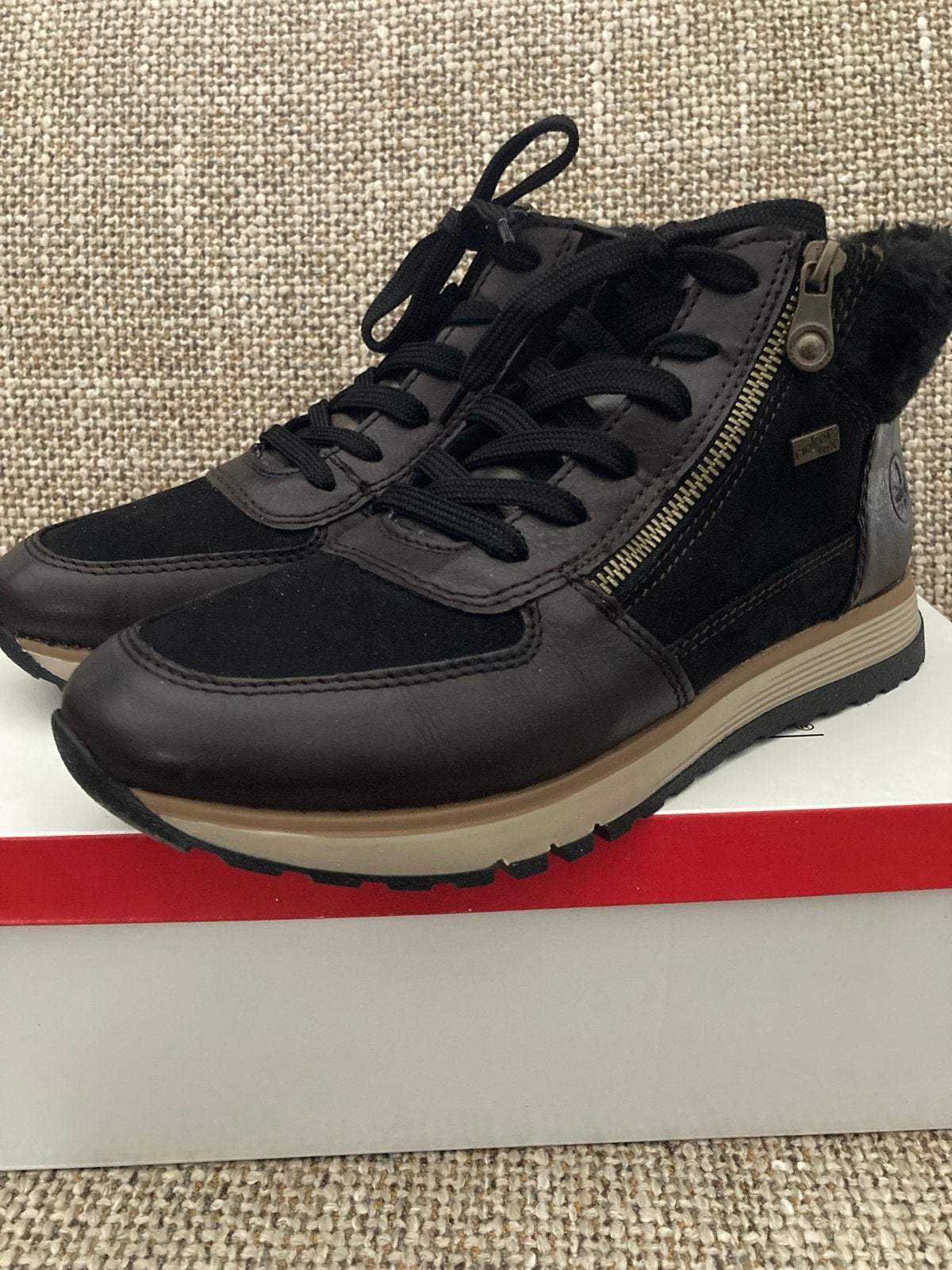 Comfortabele Rieker schoenen maat 41 voor de winter, Ophalen of Verzenden, Gedragen, Zwart, Lage of Enkellaarzen