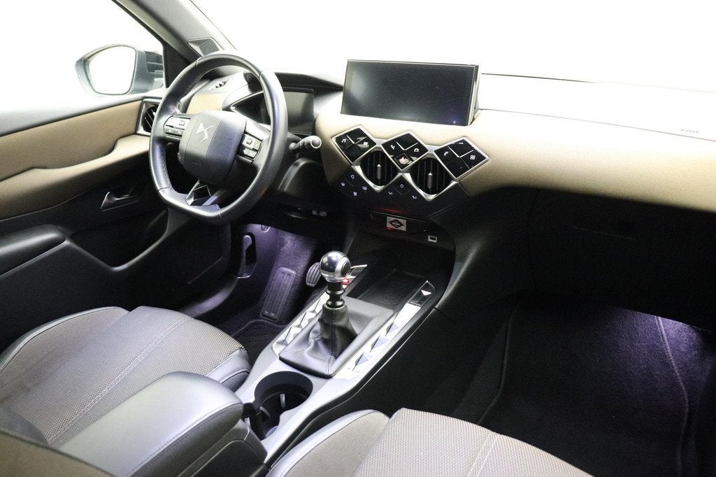 DS 3 Crossback 1.2T Business | Hoge zit | Keyless Entry | Na, Auto's, DS, Euro 6, 1199 cc, 620 kg, 49 €/maand