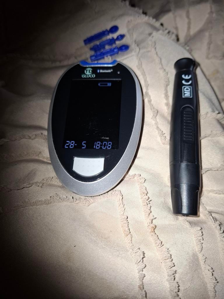 GLUCO Bloedglucosemeter met prikpen en lancetten, Ophalen, Nieuw